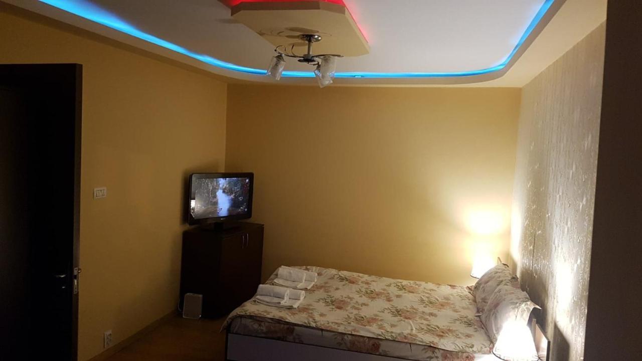 Apartamento Near Center Petroşani Exterior foto