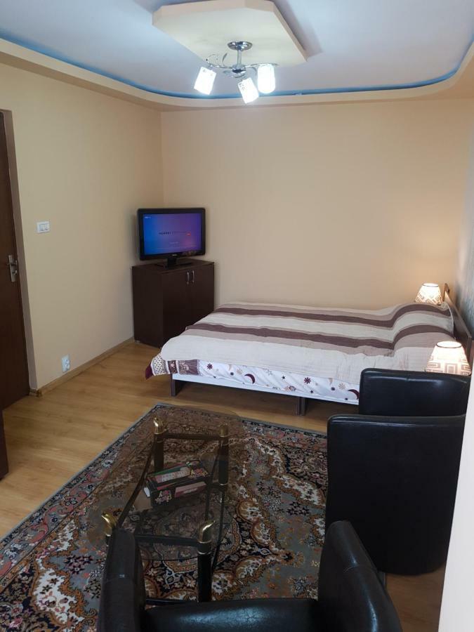 Apartamento Near Center Petroşani Exterior foto
